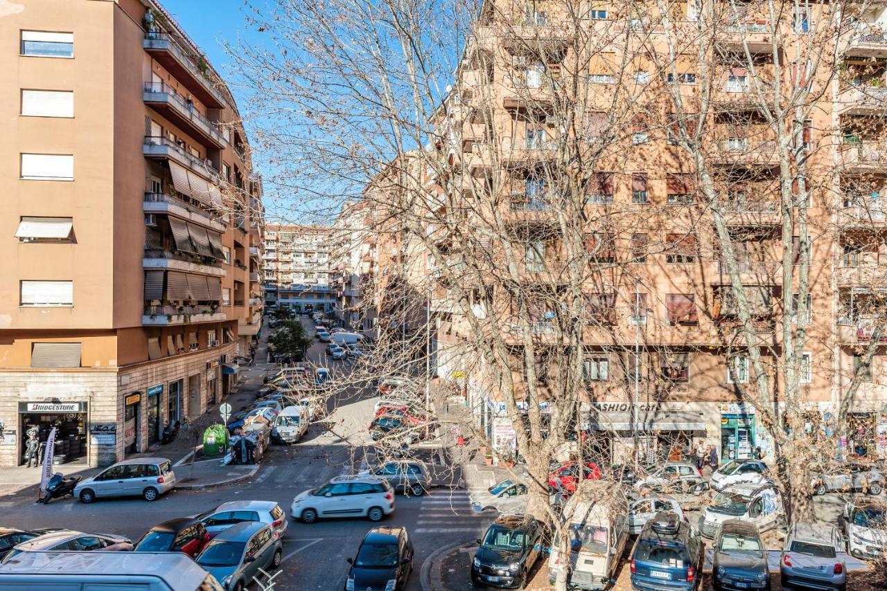 Apartment Angelo Emo 69 Rome Extérieur photo